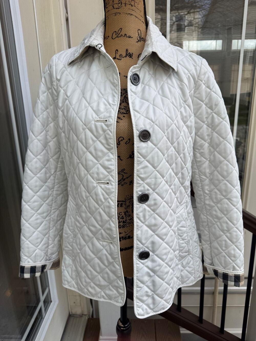 Authentic Burberry Brit WHITE Quilted Nova Check Jacket SZ M (JA700THRIFTY